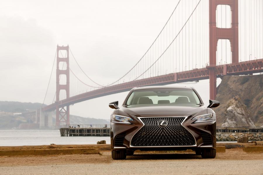  Lexus LS500h AWD 2017 года  (NA) (фото 48 из 96)